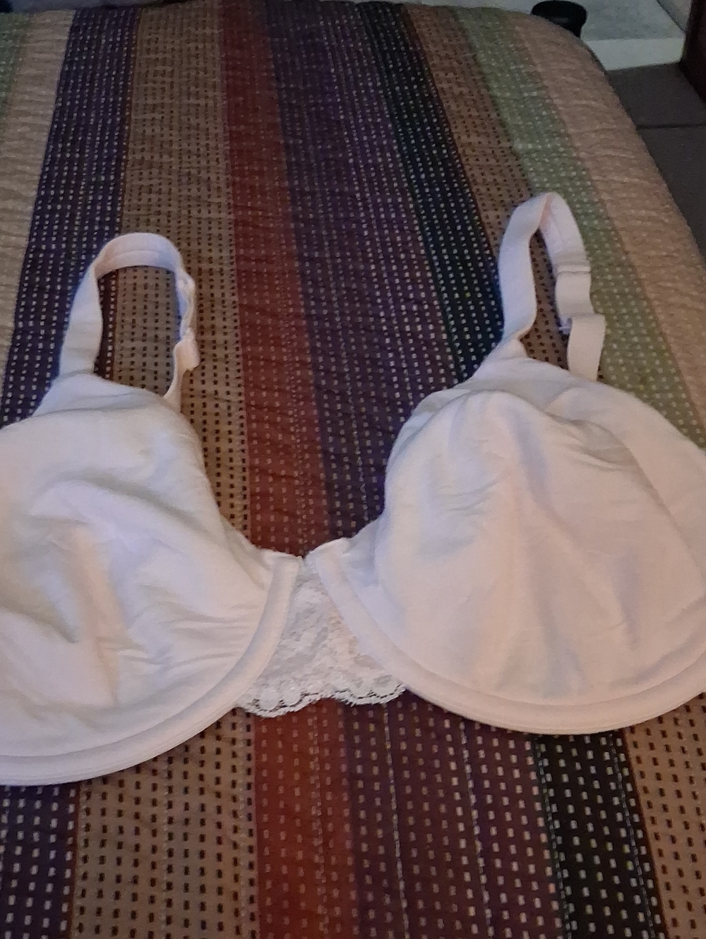 Vanity Fair White Lace-Trim Underwire Bra Light Pink